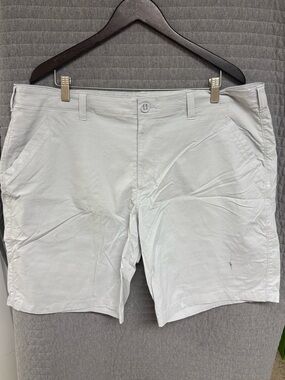 Men's Under Armor Casual Light Gray Shorts